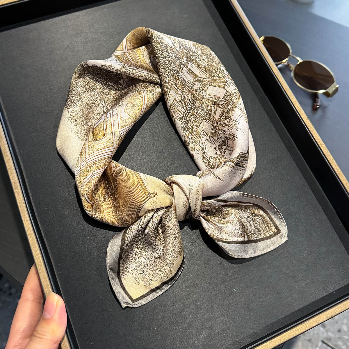 Brand 100% Natural Silk Scarf  - огляд і ціна Women'S Fashion Poncho