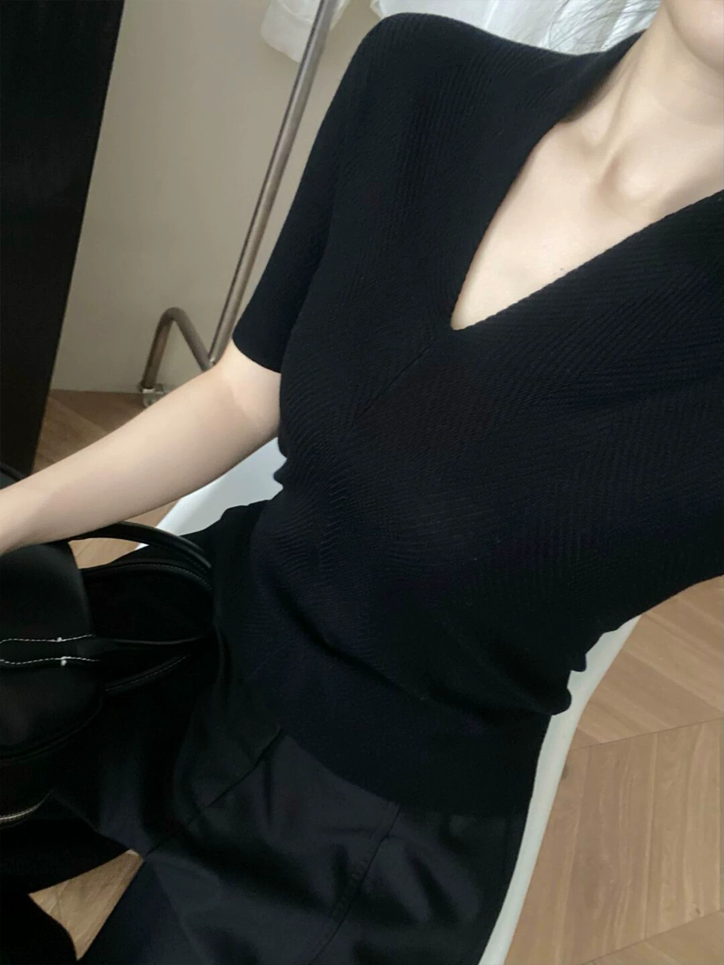 Light Luxury High-End White V- - огляд і ціна Women Fashion Styles