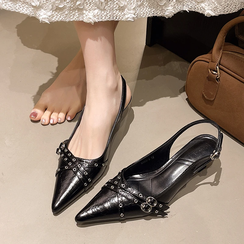 2025 New Women Pointed Toe San - огляд і ціна Women'S Fashion Trends 2025